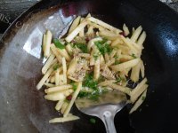 美味的干煸土豆条做法图解9)