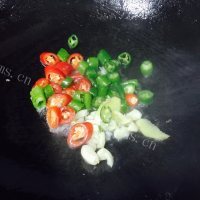 十分可口的炒螺蛳做法图解4)