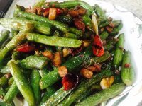 脆嫩可口的干煸豆角做法图解4)