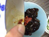 色味俱全的酸辣木耳做法图解9)