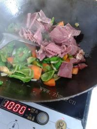 家常菜青椒牛肉片做法图解8)