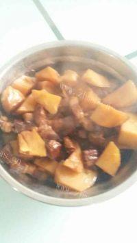 家常菜红烧肉炖土豆
