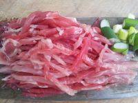 家常菜肉炒土豆丝做法图解1)