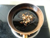 美味的上海葱油拌面做法图解7)