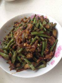 营养丰富的豆角烧茄子
