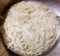 美味的麻辣金针菇做法图解7)