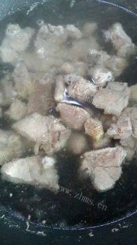 营养黄豆海带炖排骨做法图解3)