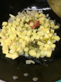 爱吃土豆鸡丁盖饭做法图解6)