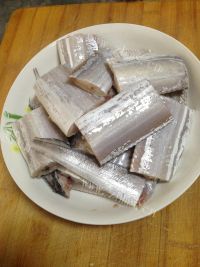 营养丰富的红烧带鱼做法图解1)