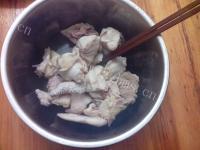 美味的香菇海带煲老鸡做法图解2)