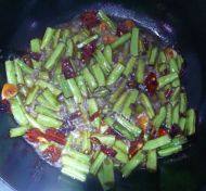 「DIY美食」干煸四季豆做法图解7)