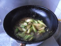 咸鲜的鱼露烧丝瓜做法图解9)
