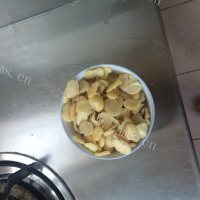 美味的蚕豆瓣炖茄子做法图解3)