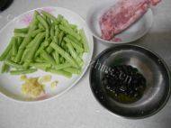 妈妈教我做干煸四季豆做法图解1)
