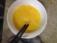 懒人菜尖椒炒鸡蛋做法图解4)