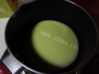 自制虎皮蛋糕卷做法图解2)