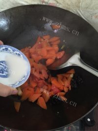 美味西红柿炒胡萝卜做法图解9)
