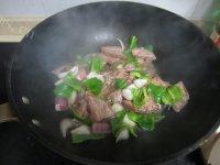 家常菜黑胡椒牛肉做法图解4)