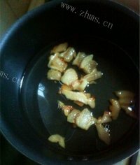 香气浓郁的青椒炒肉做法图解2)