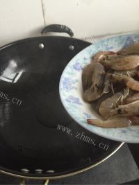 西兰花炒虾做法图解4)