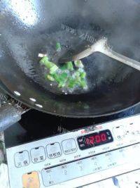 家常的西红柿炒菜花做法图解4)