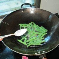 开胃的素炒四季豆做法图解4)
