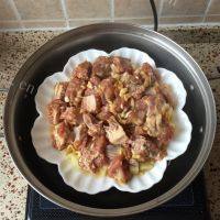 家常菜土豆蒸排骨做法图解6)