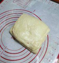 红豆丹麦面包做法图解10)