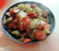 家常菜黄瓜炒火腿肠