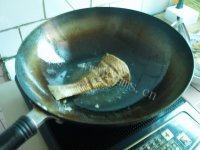 色味俱佳的红烧黄鱼做法图解8)