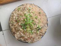 美味的米粉蒸排骨