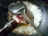 家常菜五花肉炒花菜做法图解3)