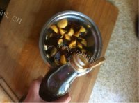 美味的凉拌皮蛋做法图解7)