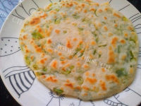 美味的烫面葱油饼做法图解12)