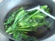 鲜美凉拌莴笋叶做法图解1)