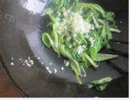 绿色食物蒜香生菜做法图解4)