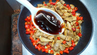 家常菜辣椒炒肉做法图解7)