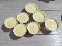 自制草莓纸杯蛋糕做法图解8)