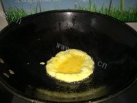 油而不腻的蛋炒饭的做法图解三