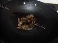 美味的腊肠炒饭做法图解2)