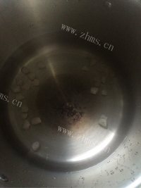 清爽可口的菜干猪骨汤做法图解2)