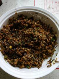 美味的鸡肉笋丁酸菜饼做法图解5)