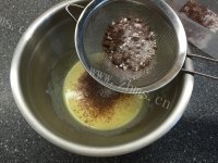 点心可可优格蛋糕做法图解4)