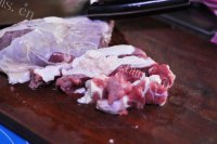 酸酸甜甜的珐琅锅西红柿牛楠汤做法图解1)
