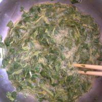 美味的香椿芽鸡蛋饼做法图解6)