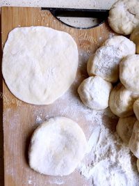 美味的菜盒子做法图解4)