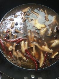 美味的卤鸡爪