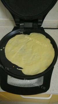 鸡蛋豆沙卷做法图解3)