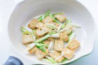 家常菜葱香豆腐