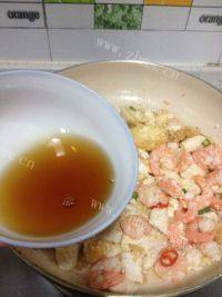 家庭版虾仁豆腐做法图解6)